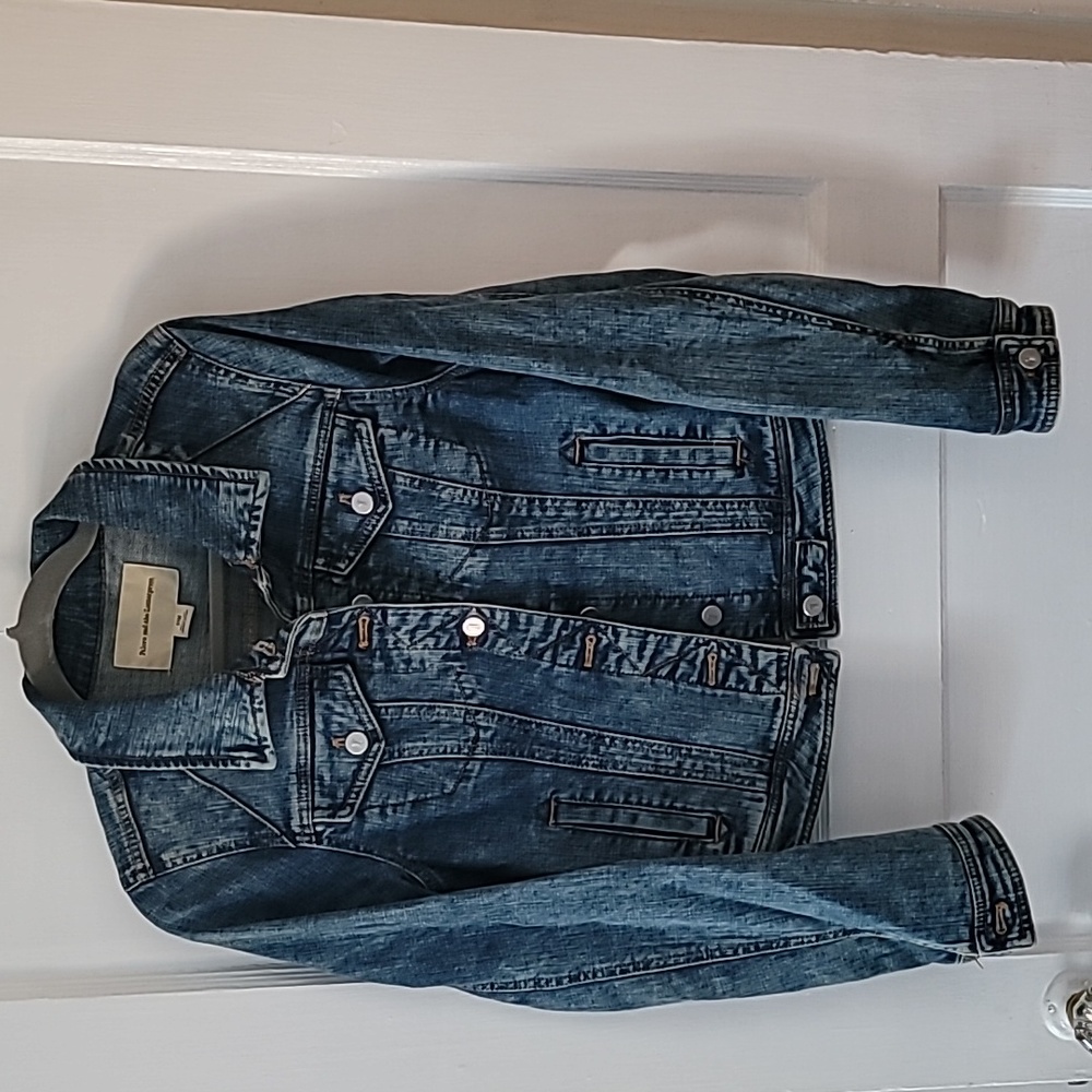 Like new Anthropologie fitted jean jacket